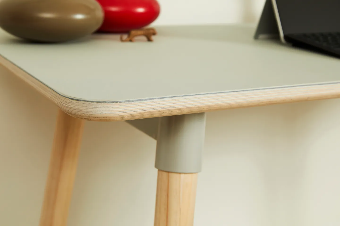 Tasman Workstation