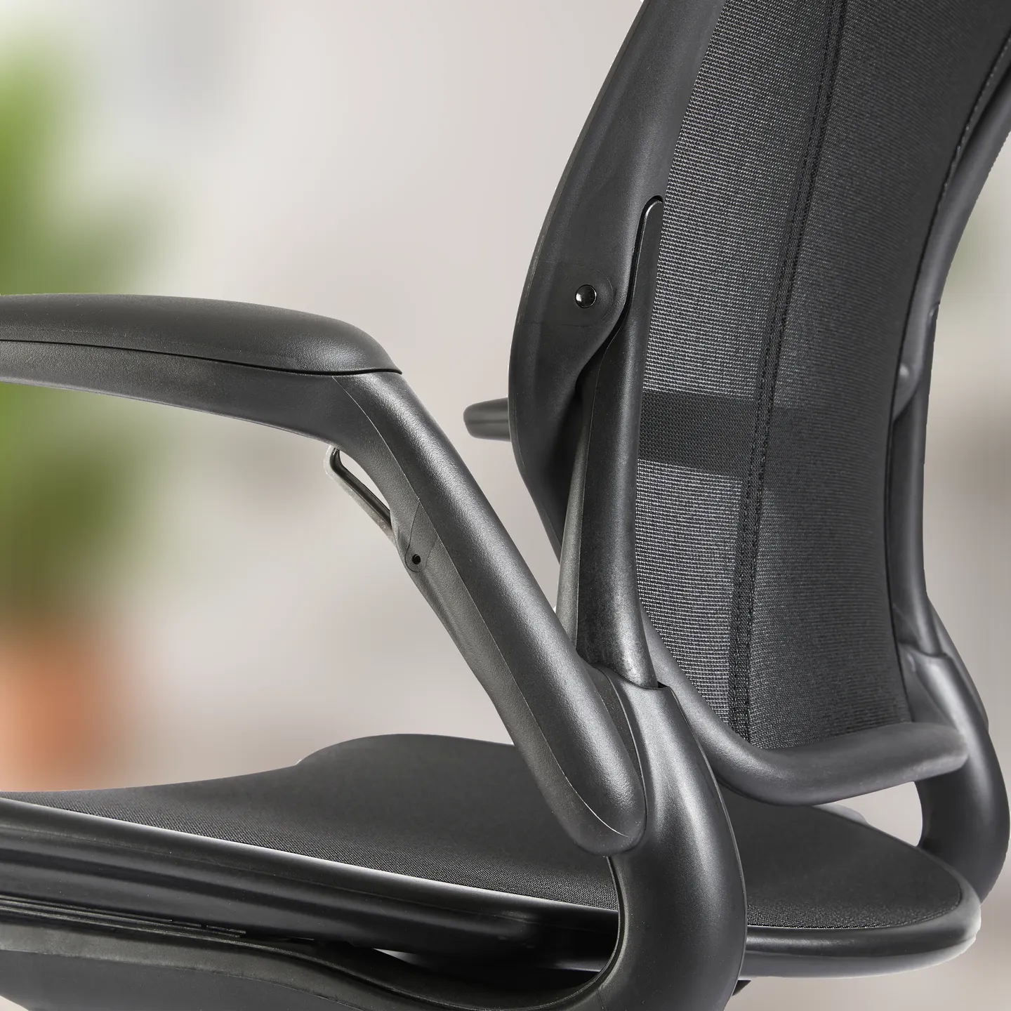 World One Task Chair
