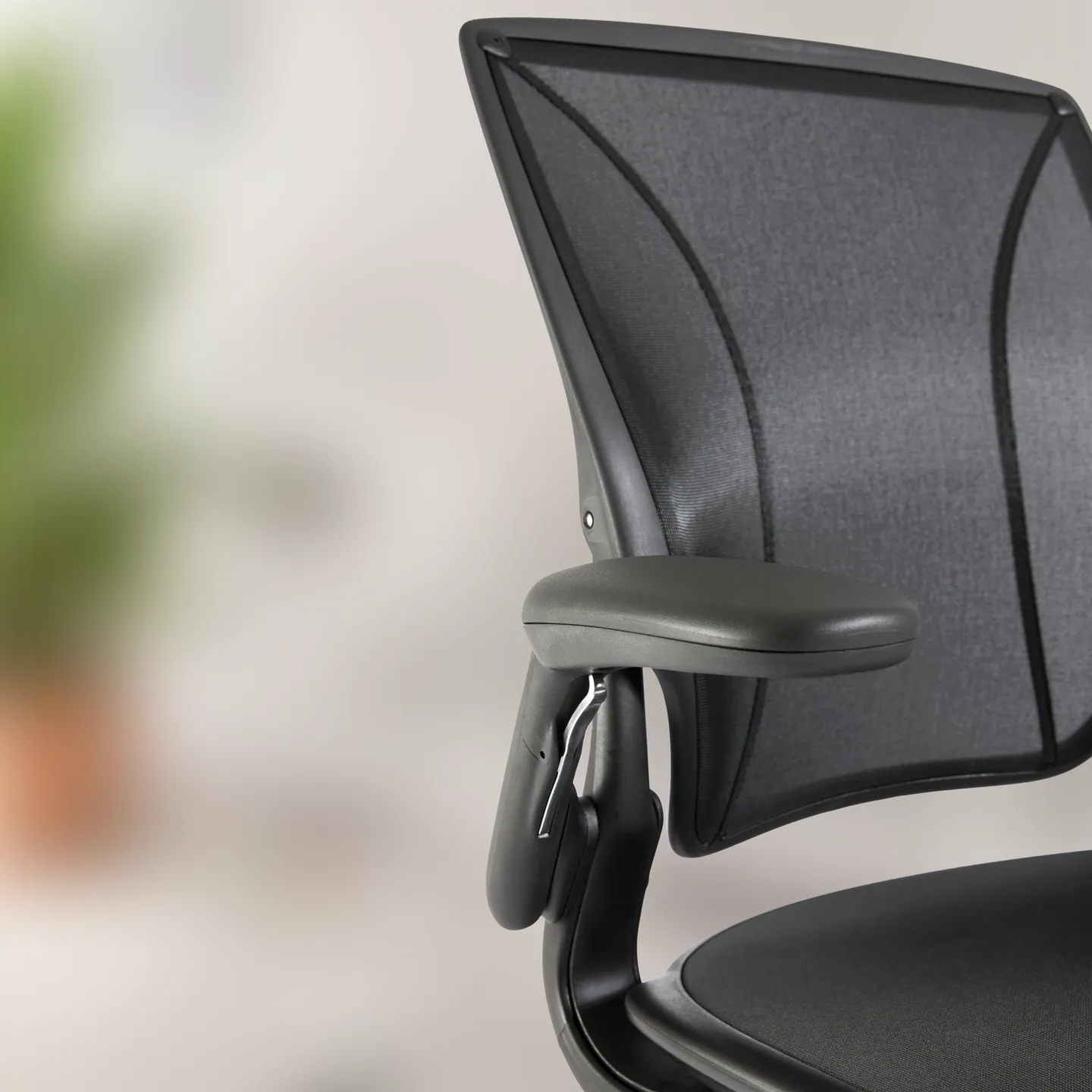 World One Task Chair