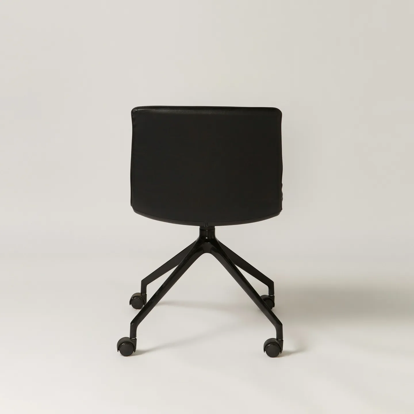 Arina Chair