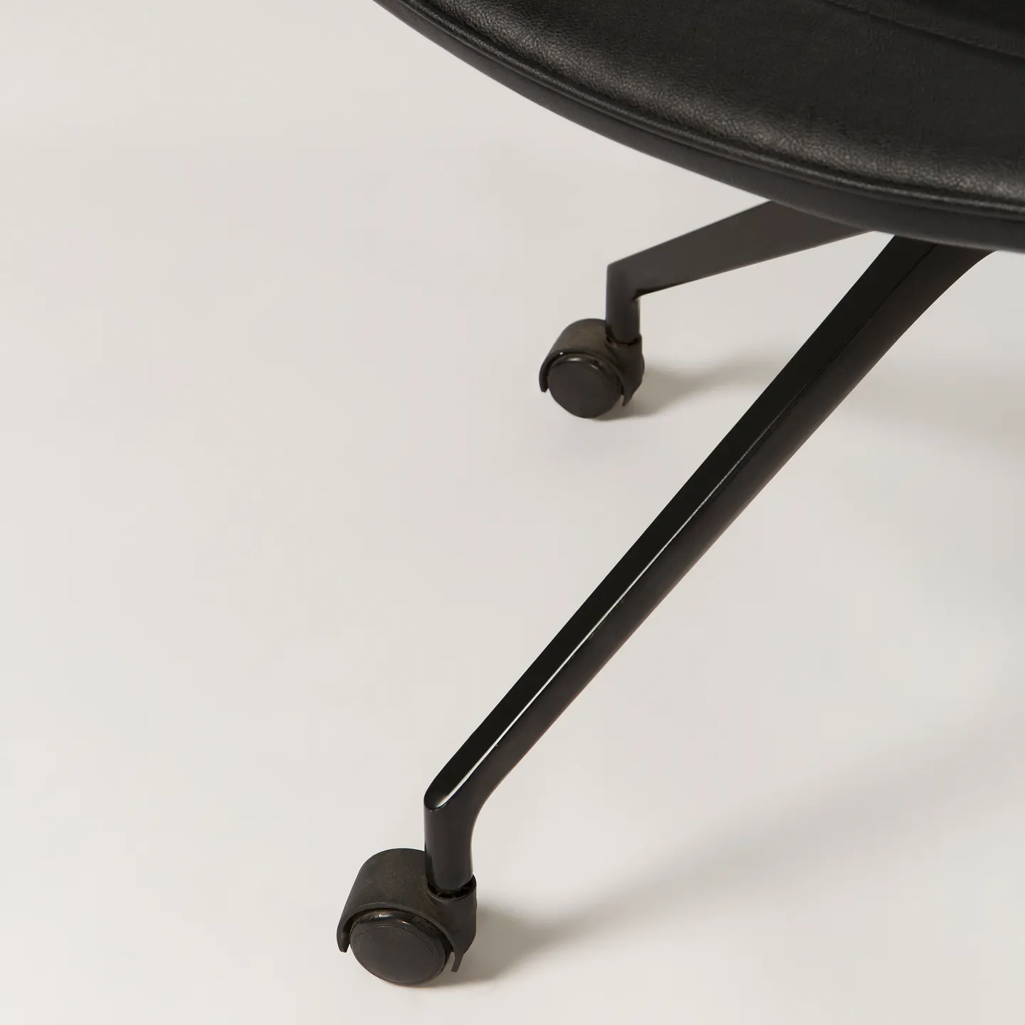 Arina Chair