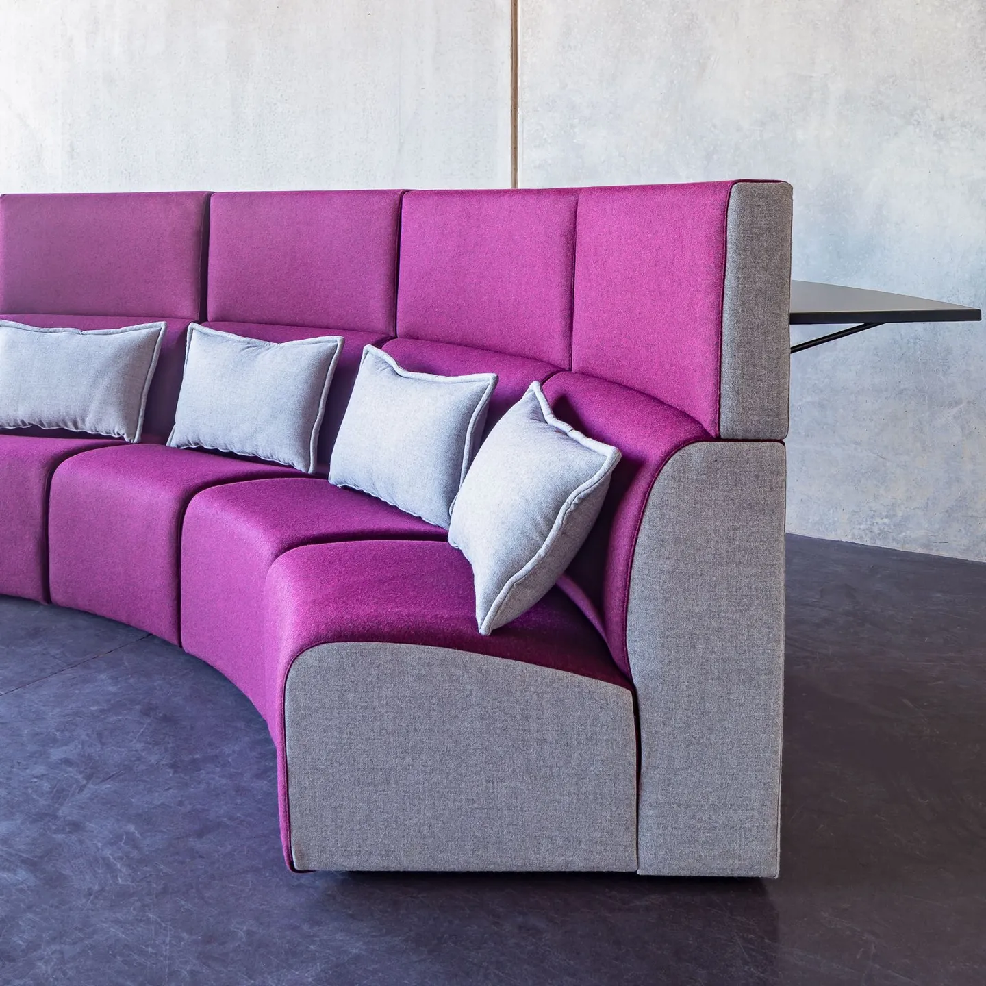 Curve Lounge