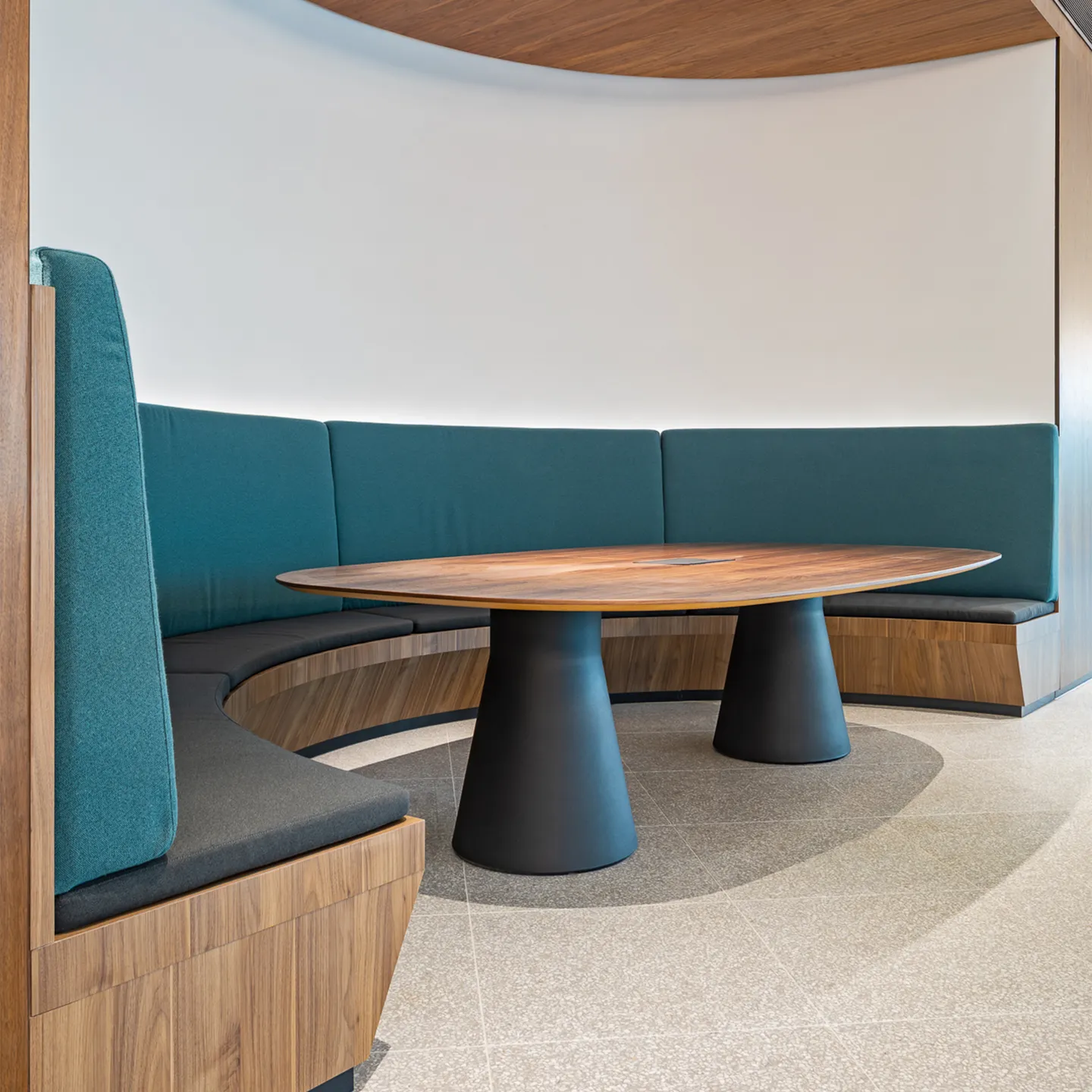 Dolia Table