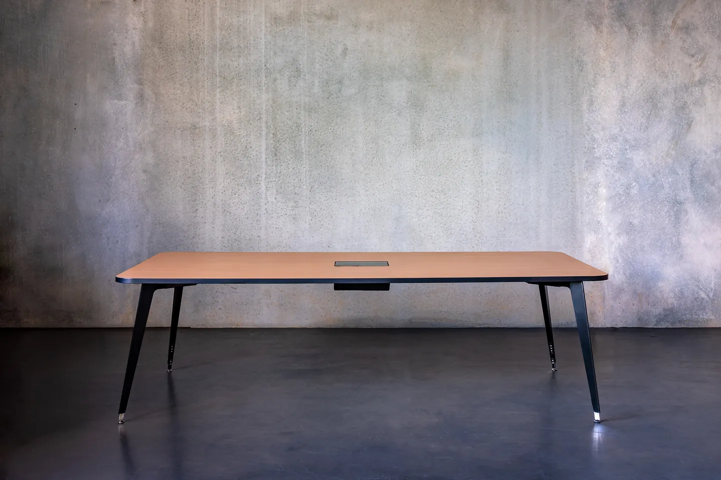 Kontakt Table