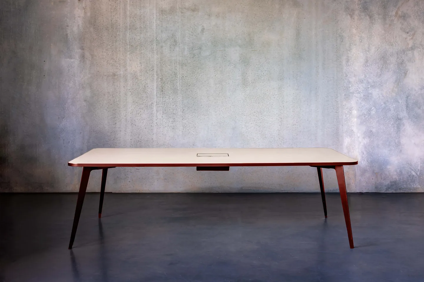 Kontakt Table