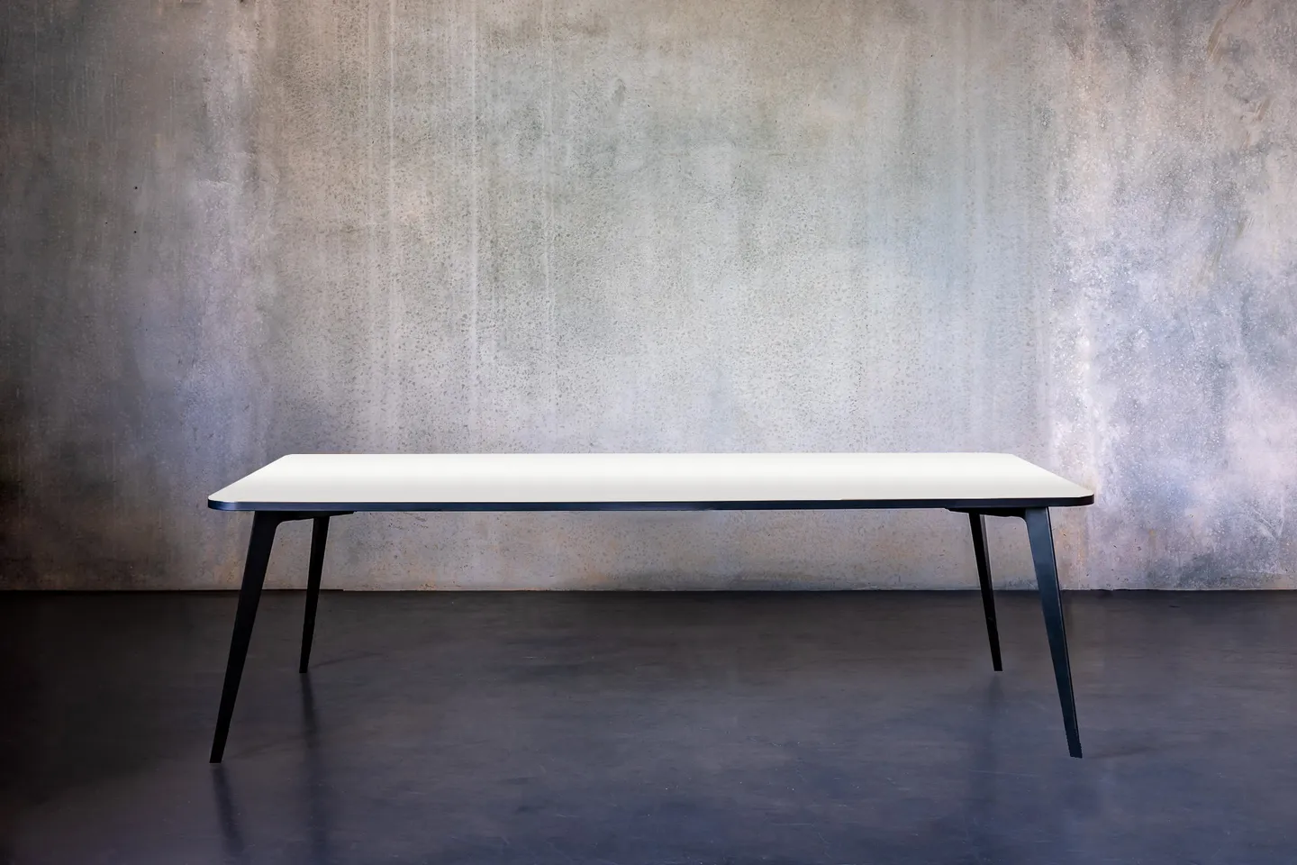 Kontakt Table