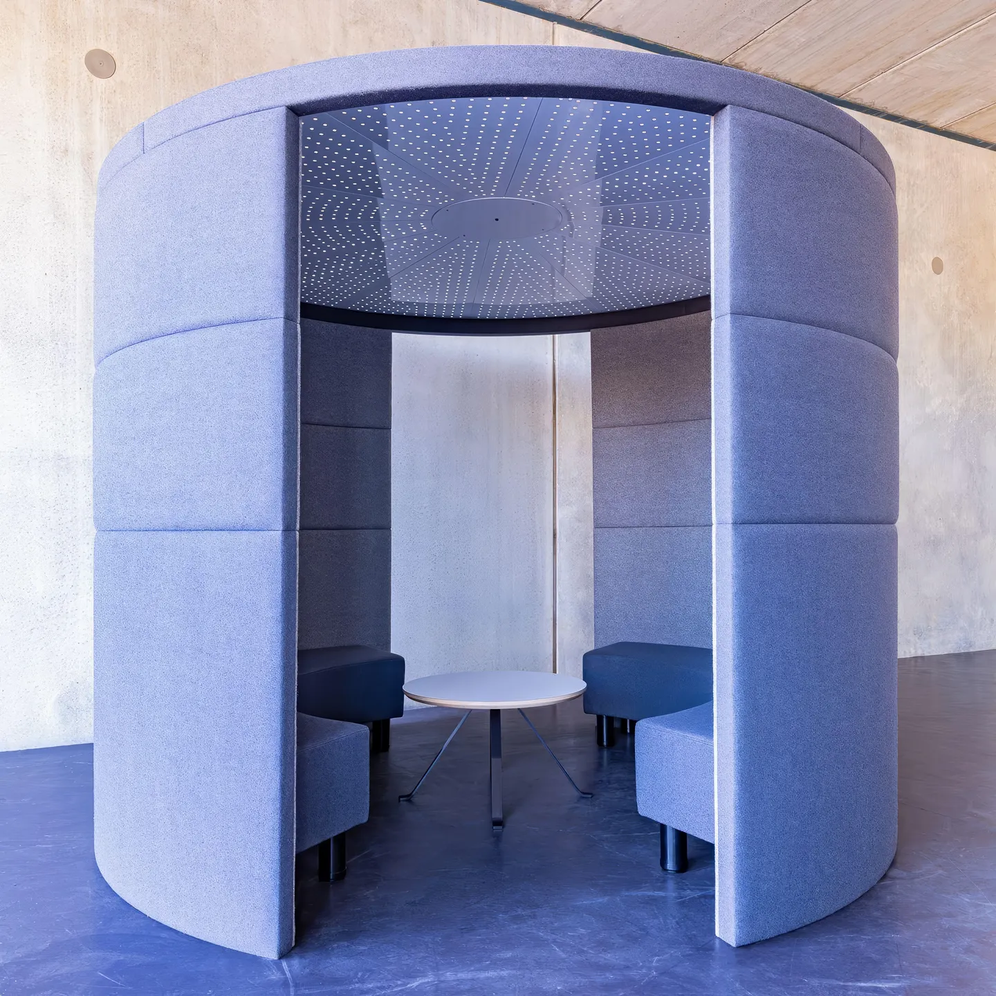 Igloo Lounge
