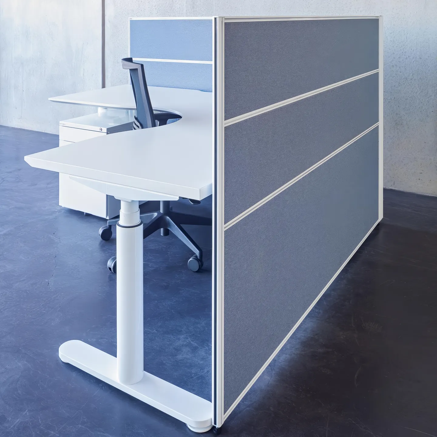 Leader Curve Sit To Stand Workstation