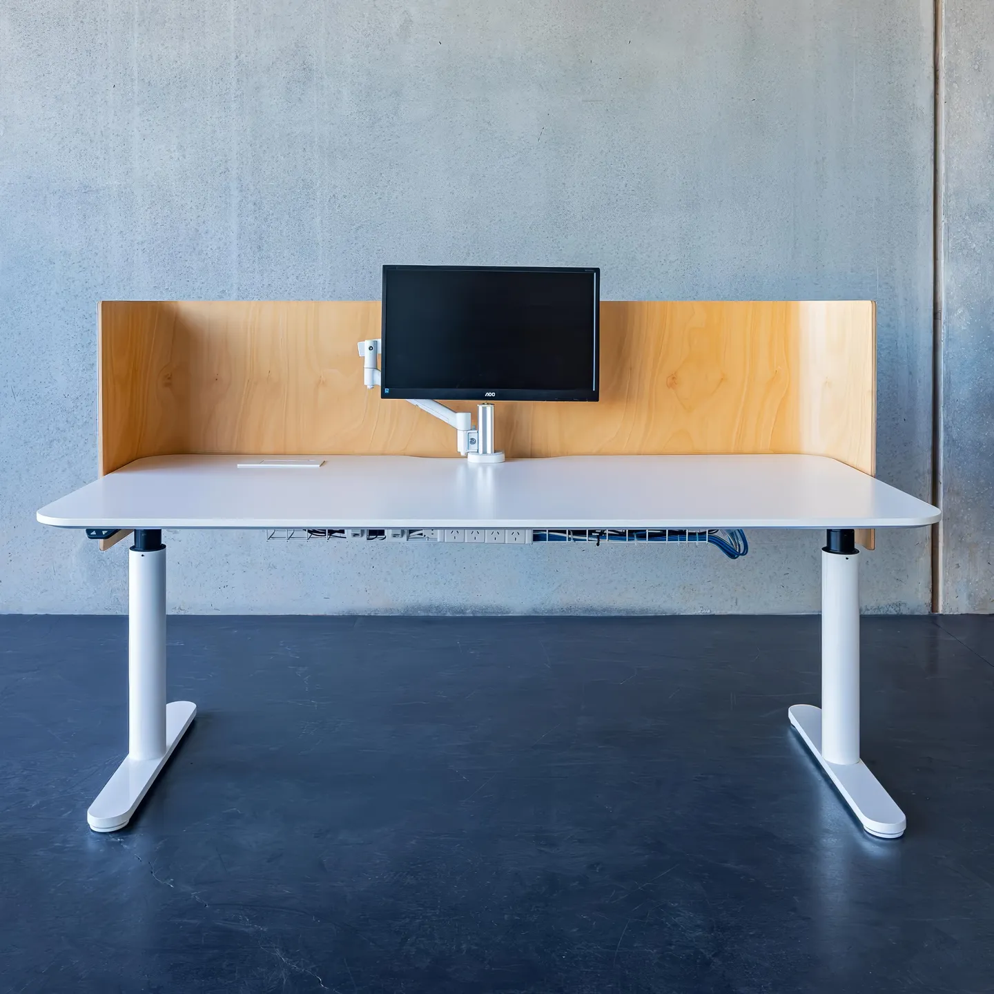 Leader Single Workstation