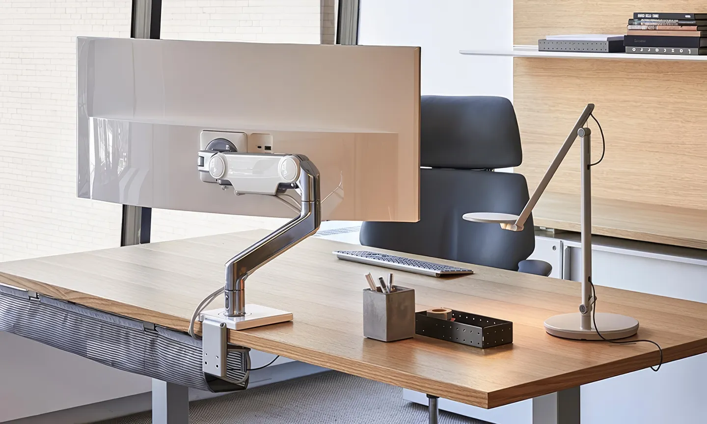 M2.1 Monitor Arm