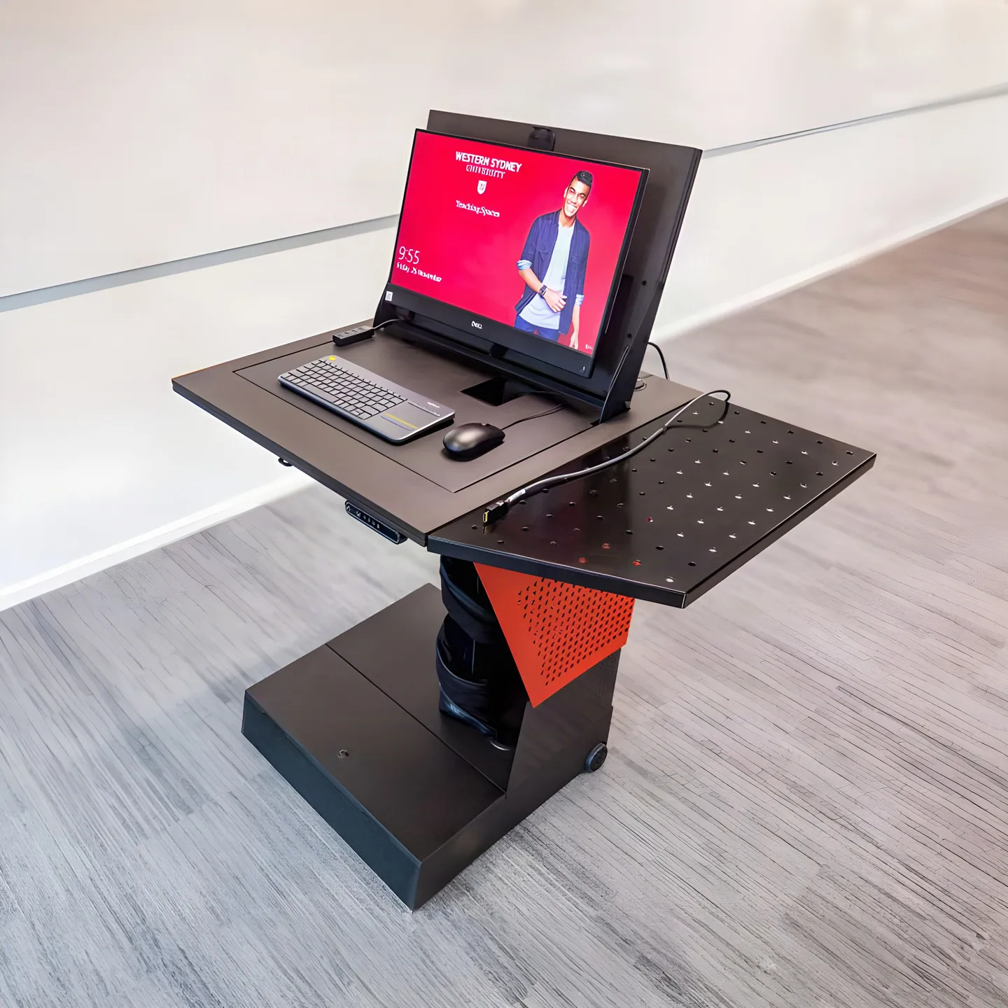 The MODO© Bespoke Electronic Lectern — project photograph 1